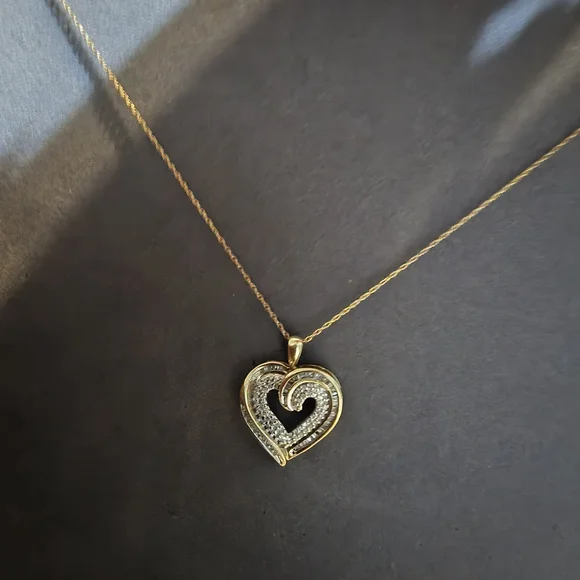 Gold Heart Pendant Necklace